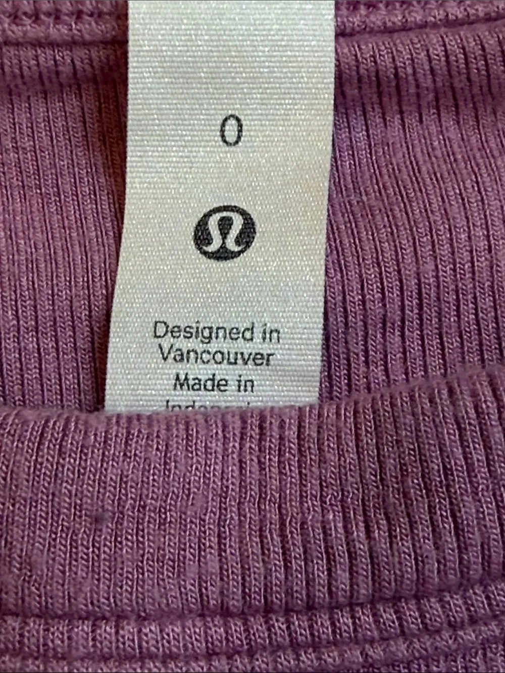 Lululemon women’s size 0 dusty pink top